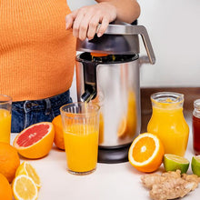 Carica l'immagine nel visualizzatore di Gallery, Spremiagrumi Elettrico Xqueeze Bullet Pro