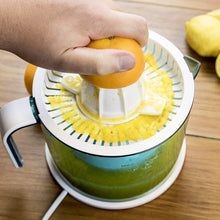 Carica l'immagine nel visualizzatore di Gallery, Spremiagrumi elettrico ZitrusEasy Basic